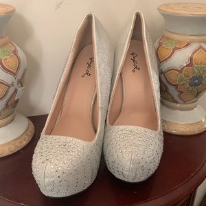 Silver 6 inch glitter pumps